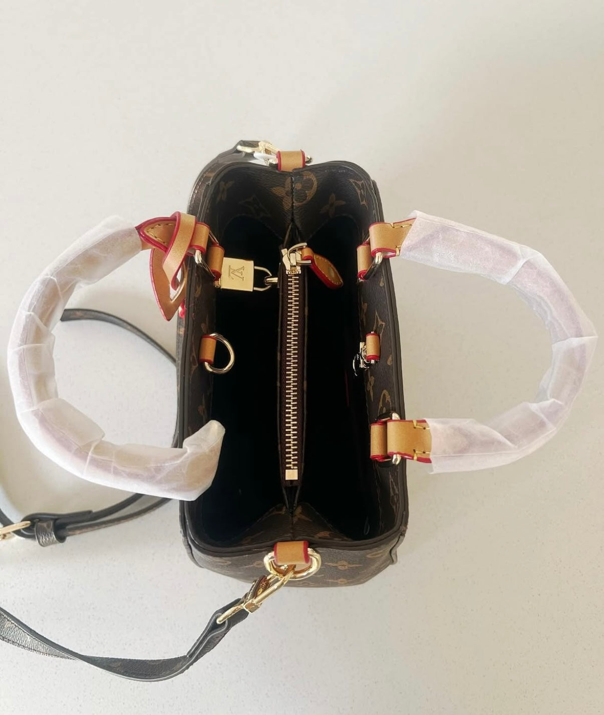 Special Gift Louis Vuitton Bag