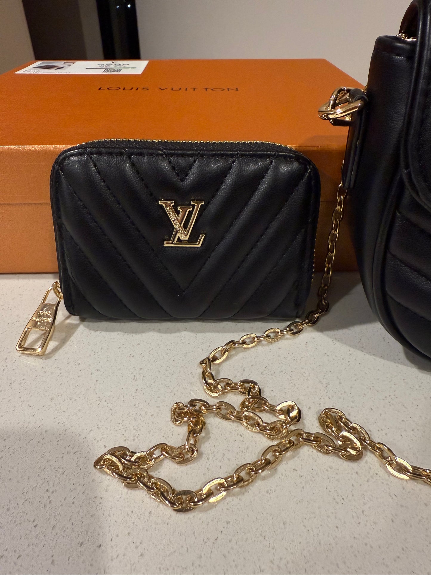 Special Gift Louis Vuitton Bag + Wallet + Accessories!